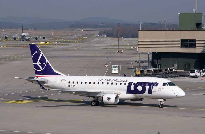 aircraft-2152715_1280-1876982