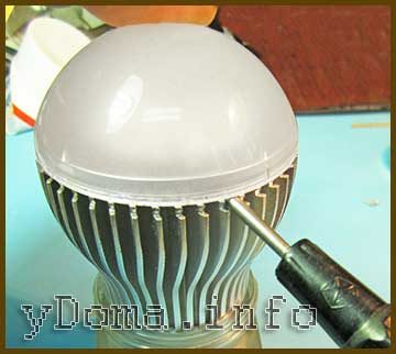 lampa-svetodiodnaja-remont-lr-ew5n-5-zaschitnoe-steklo-snyatie-8733601