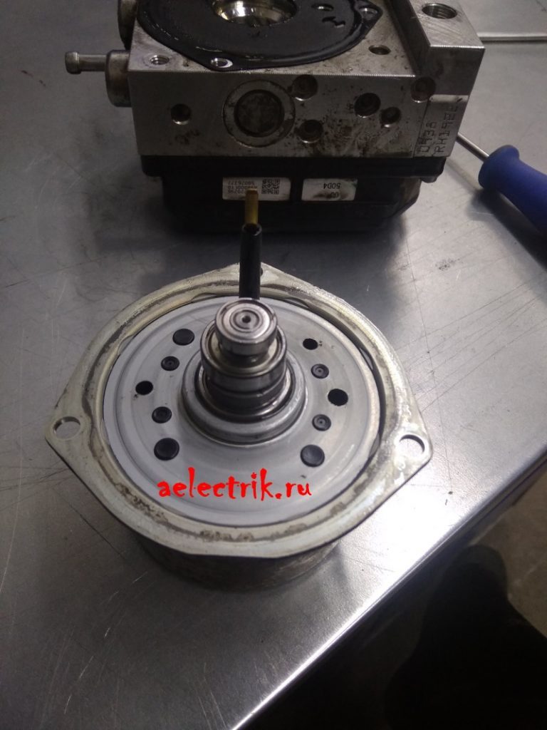 remont-motora-abs-768x1024-5947154