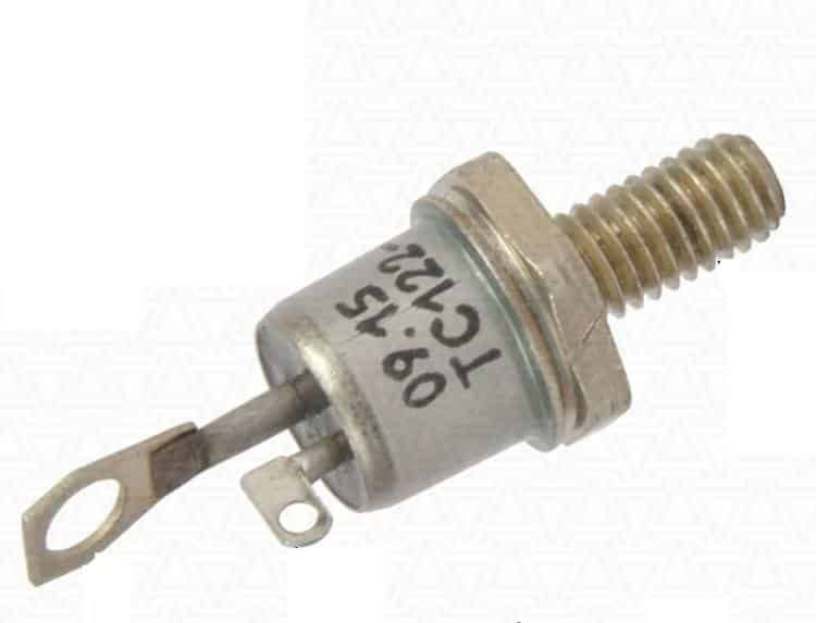 simistor-s-krepleniem-pod-radiator-5769658