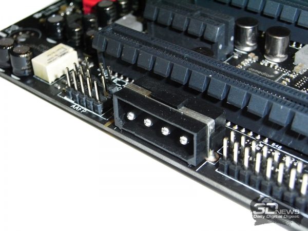 sm-power_conn3-600-7201507