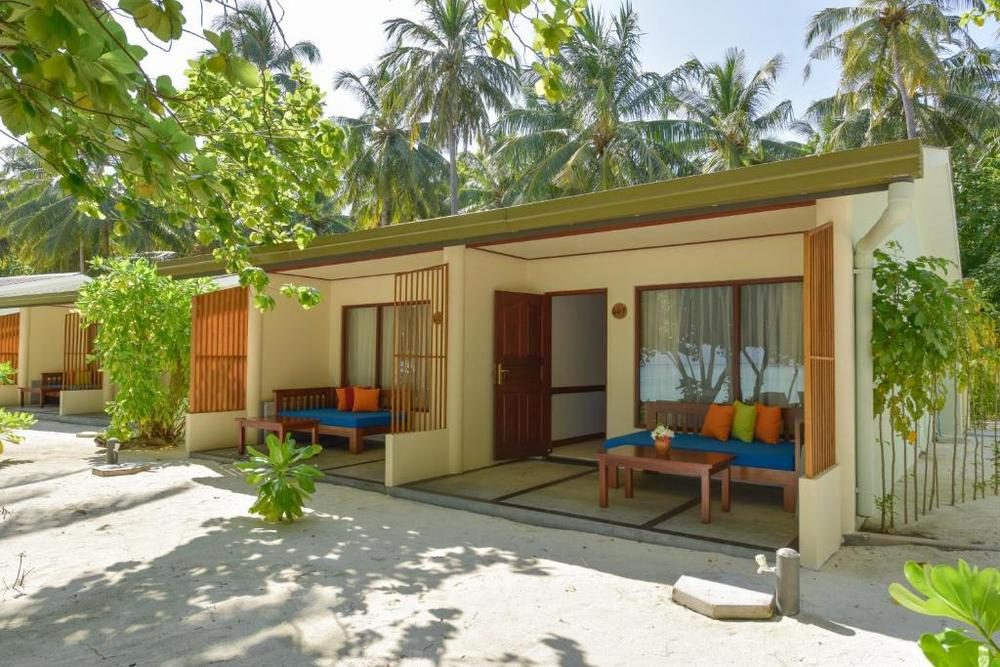 sun-island-maldives-sunset-beach-6784558